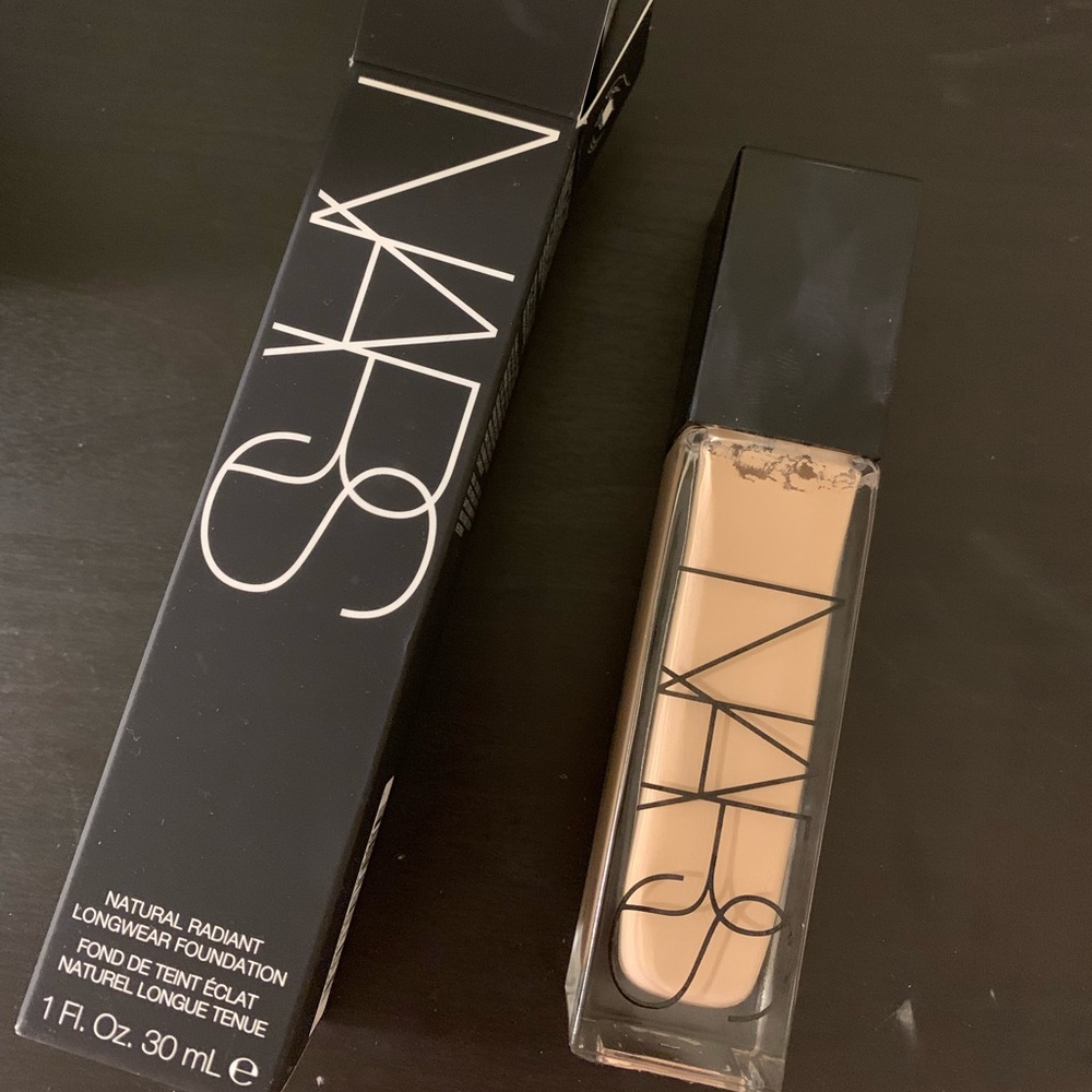 Nars Natural Radiant Longwear Foundation Light4.5
